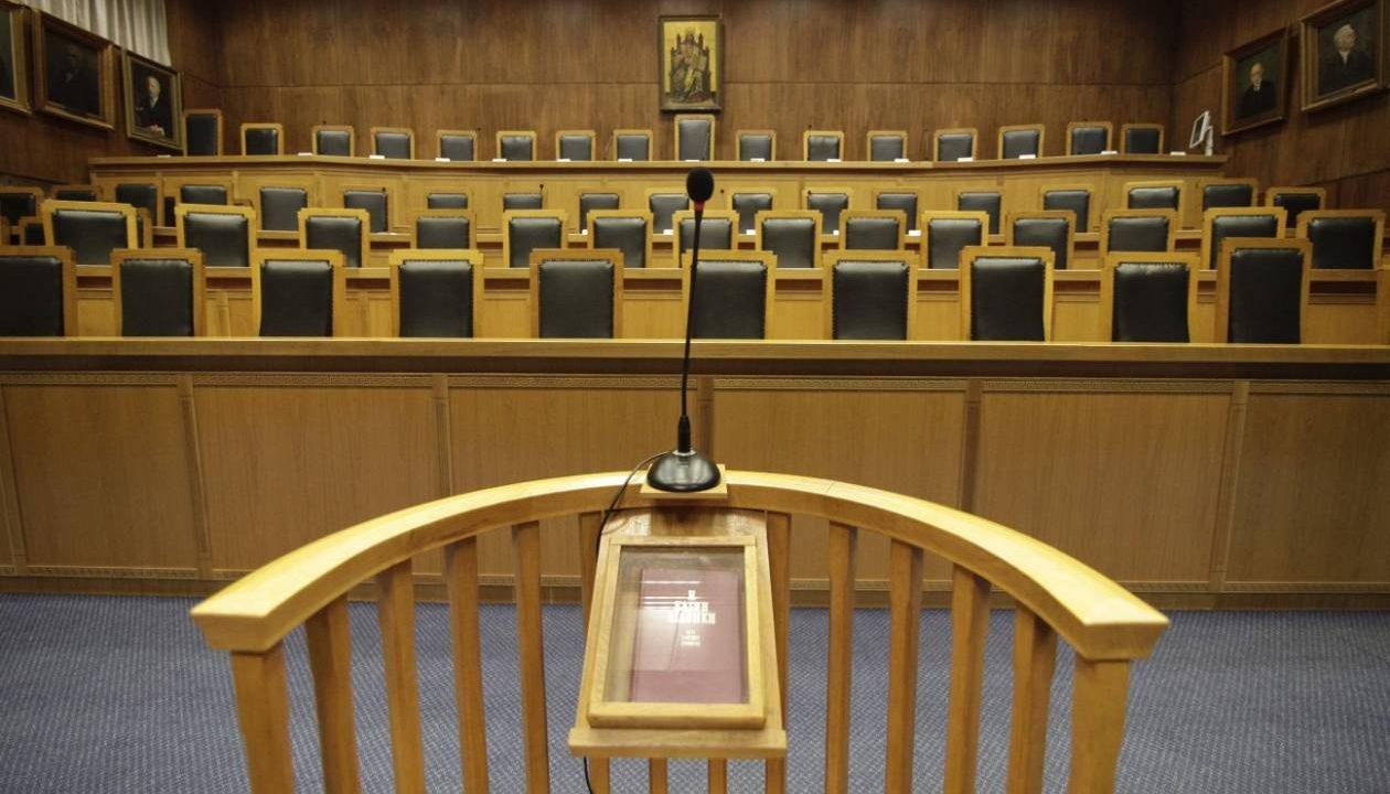 ΑΜΕΤΑΚΛΗΤΗ ΔΙΚΑΙΩΣΗ ΑΠΟ ΤΟΝ ΑΡΕΙΟ ΠΑΓΟ ΠΡΩΗΝ ΣΥΜΒΑΣΙΟΥΧΩΝ ΤΟΥ ΔΗΜΟΥ ΠΟΛΥΓΥΡΟΥ ΧΑΛΚΙΔΙΚΗΣ ΑΝΑΦΟΡΙΚΑ ΜΕ ΤΗΝ ΑΝΑΓΝΩΡΙΣΗ ΜΙΣΘΟΛΟΓΙΚΩΝ ΚΛΙΜΑΚΙΩΝ ΚΑΙ ΤΗΣ ΔΙΑΦΟΡΑΣ ΑΠΟΔΟΧΩΝ ΤΟΥΣ